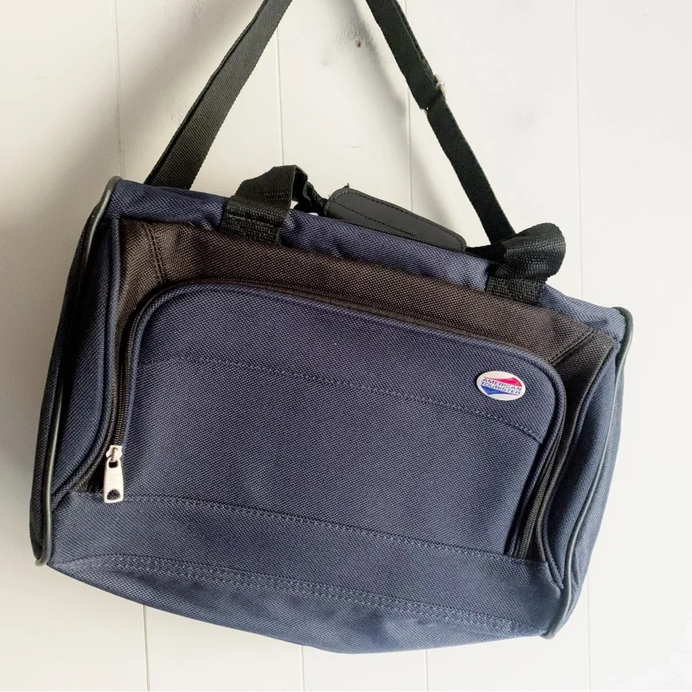 AMERICAN TOURISTER 2pc Overnight Travel Shoulder Bag Carry On w Toiletry Bag